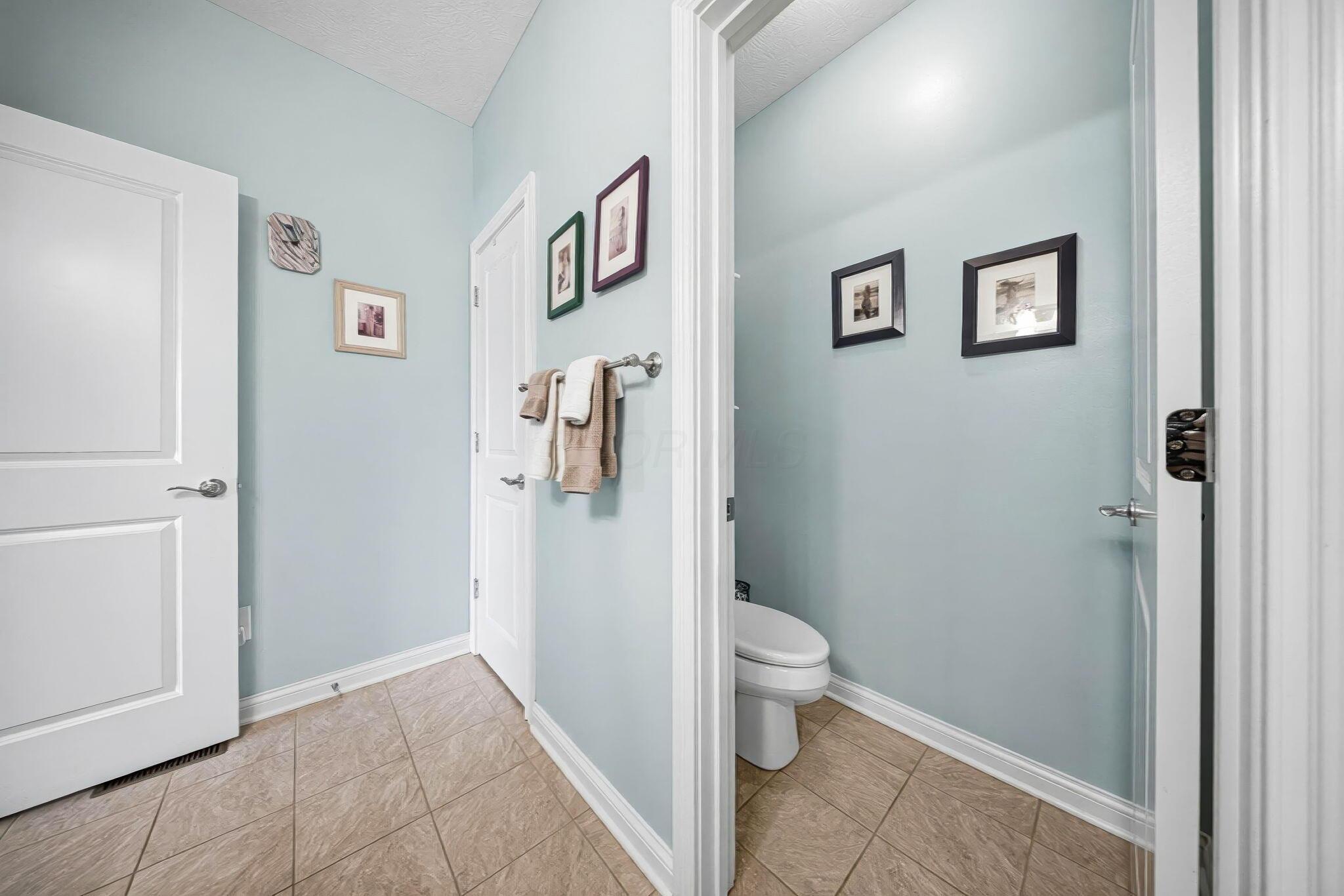 6183 Ray's Way, Unit 25 Hilliard, OH 43026 - Photo 41 of 88 Bathroom