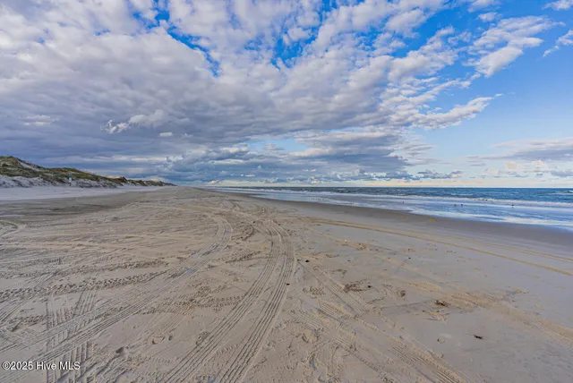 $168,500 | 574 Live Oak Court, Corolla, NC 27927