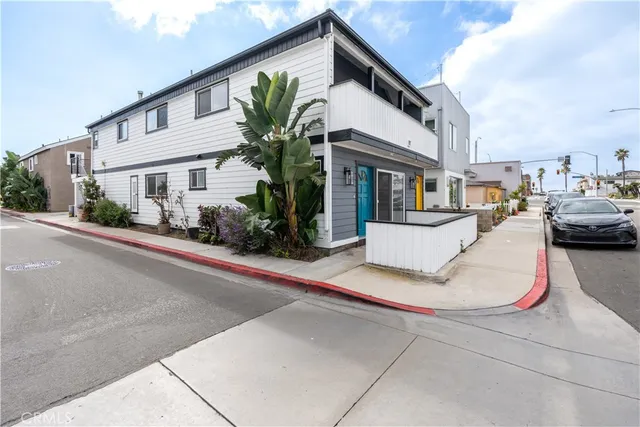 a house that has a sitting space