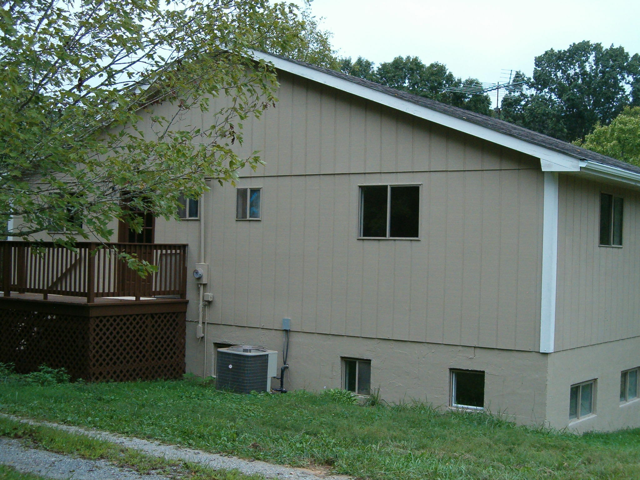 911 Dogtown Road Ten Mile, TN 37880 - Photo 3 of 11 006