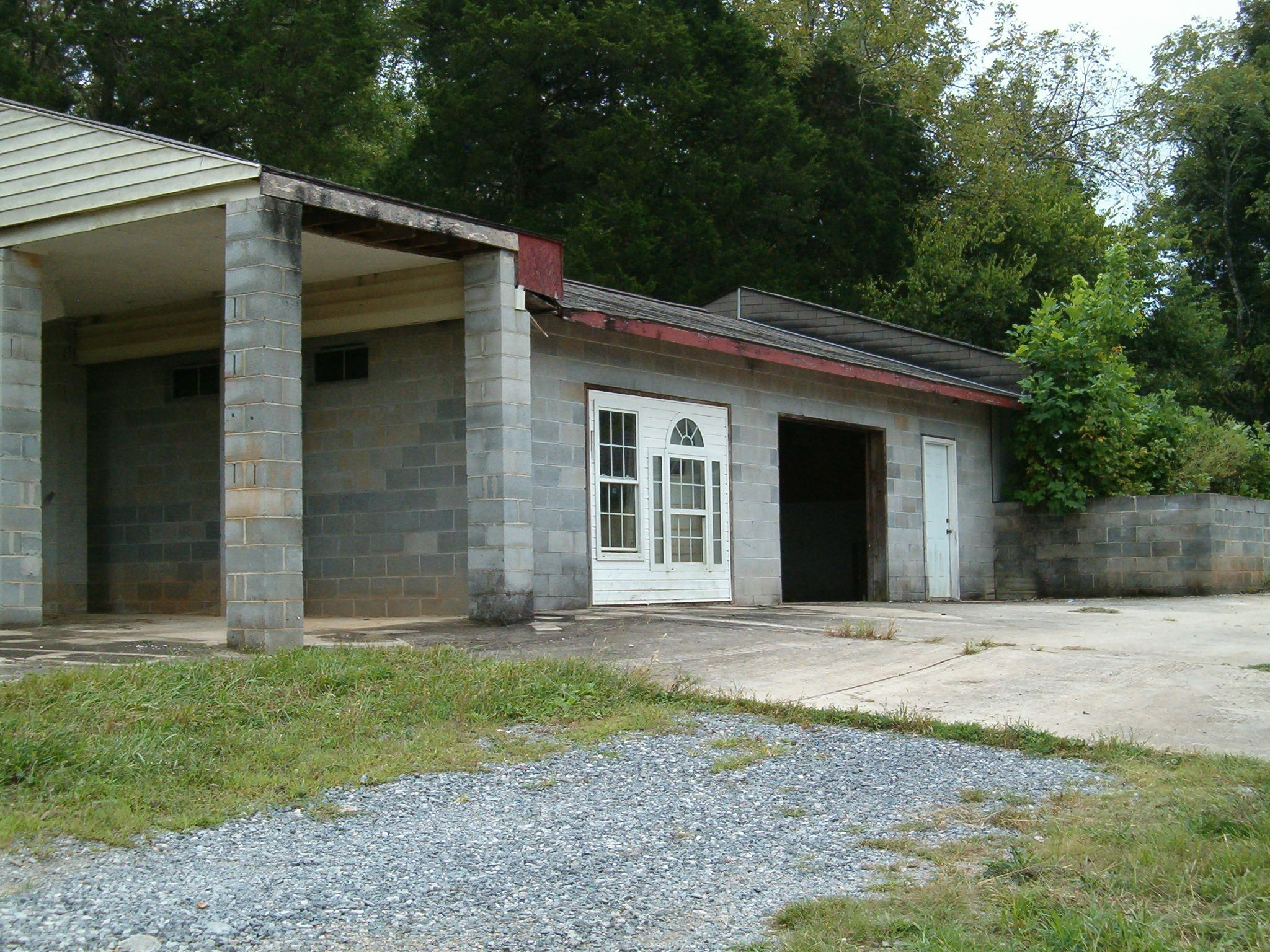 911 Dogtown Road Ten Mile, TN 37880 - Photo 4 of 11 004