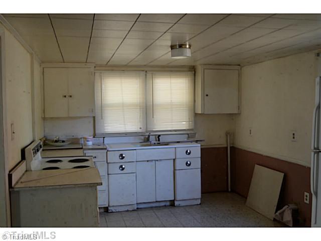 3503 Randleman Road Greensboro, NC 27406 - Photo 13 of 14 Kitchen. Guest house kitchen