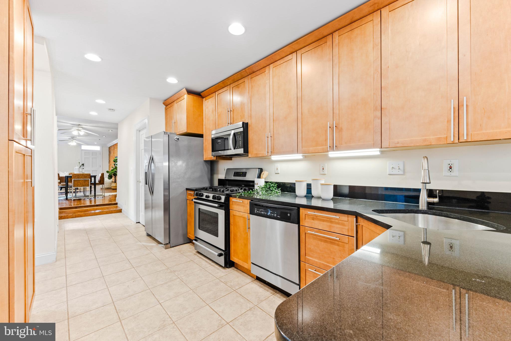 1026 Riverside Avenue Baltimore, MD 21230 - Photo 4 of 51 Gallery Image 4