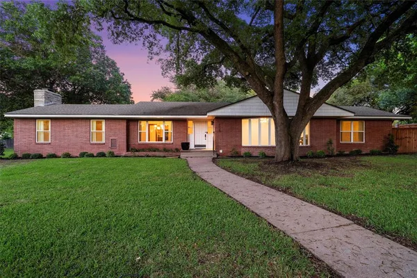 $679,900 | 2625 Old Oaks Drive, Waco, TX 76710