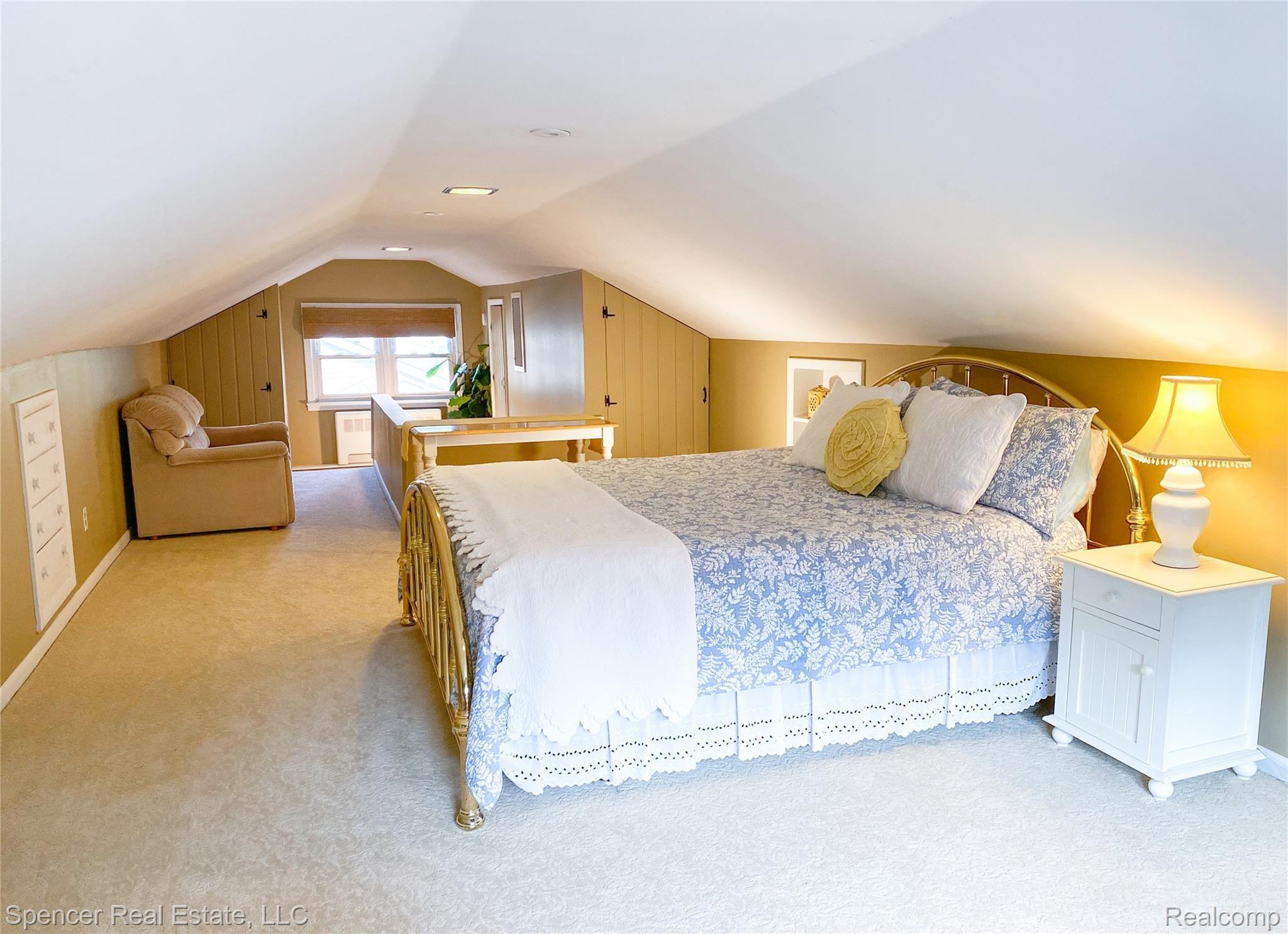 6170 Overlook Road Clarkston, MI 48346 - Photo 15 of 30 Upstairs bedroom
