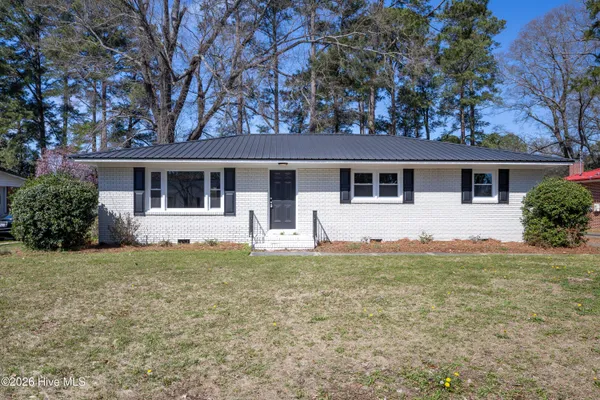 $259,900 | 411 Lafayette Street, Clinton, NC 28328