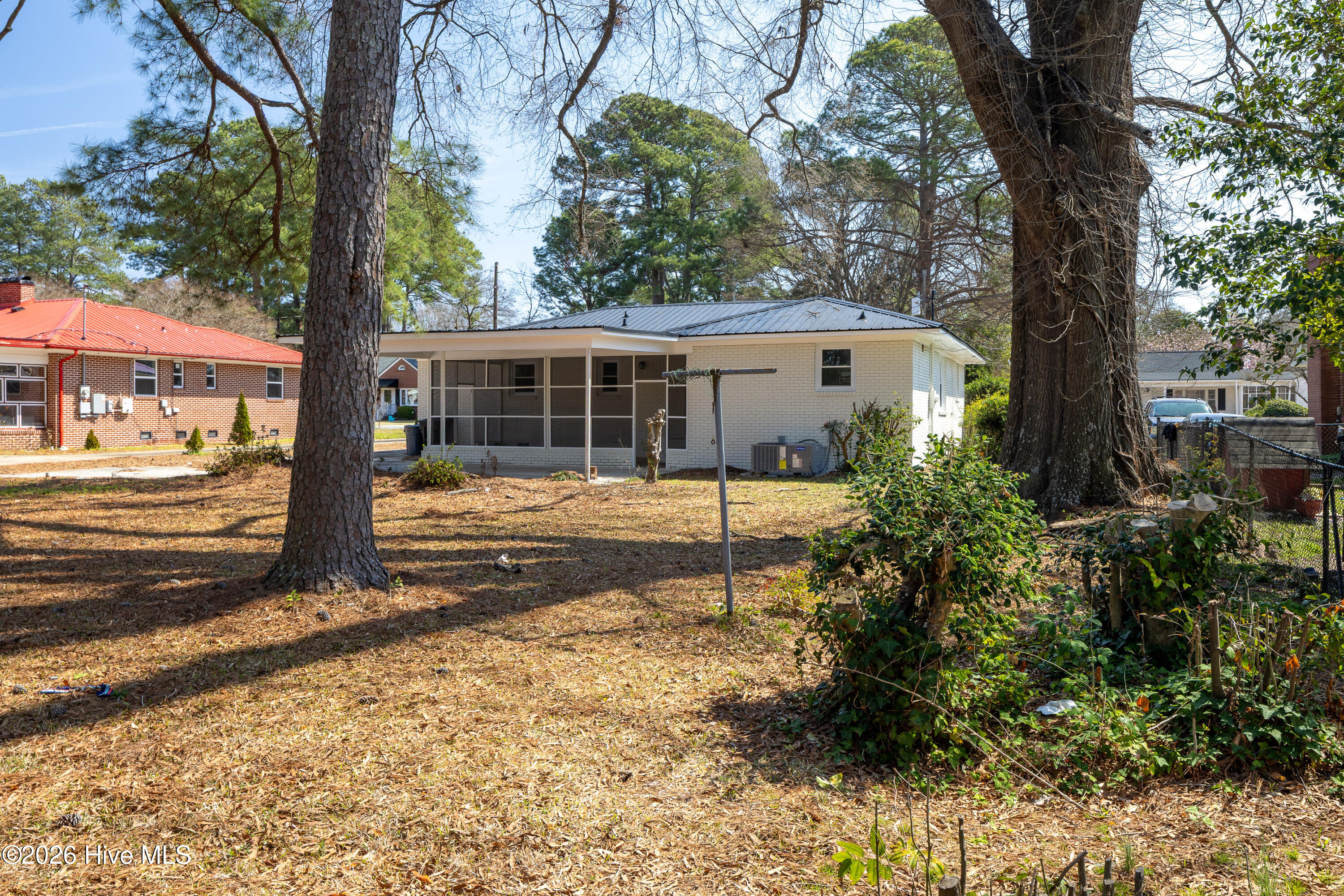 411 Lafayette Street Clinton, NC 28328 - Photo 18 of 21 411 Lafayette St24