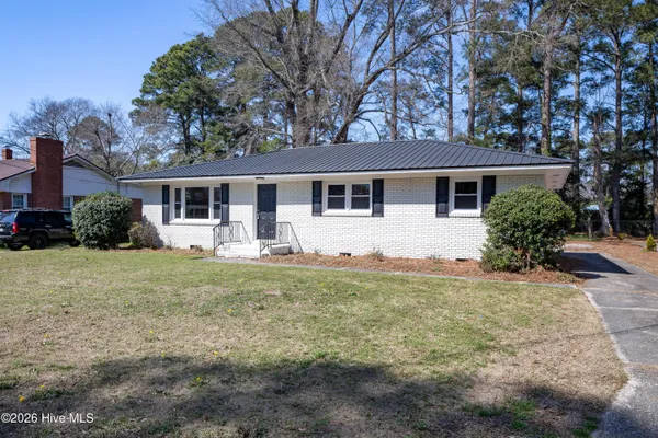$259,900 | 411 Lafayette Street, Clinton, NC 28328