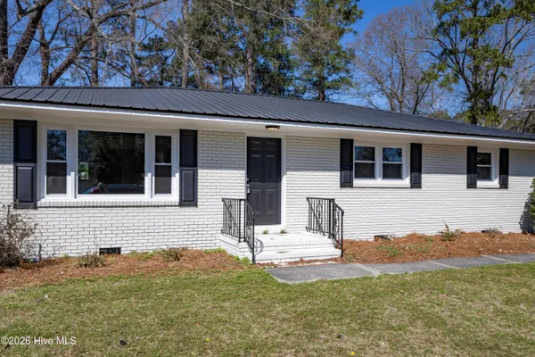 $259,900 | 411 Lafayette Street, Clinton, NC 28328