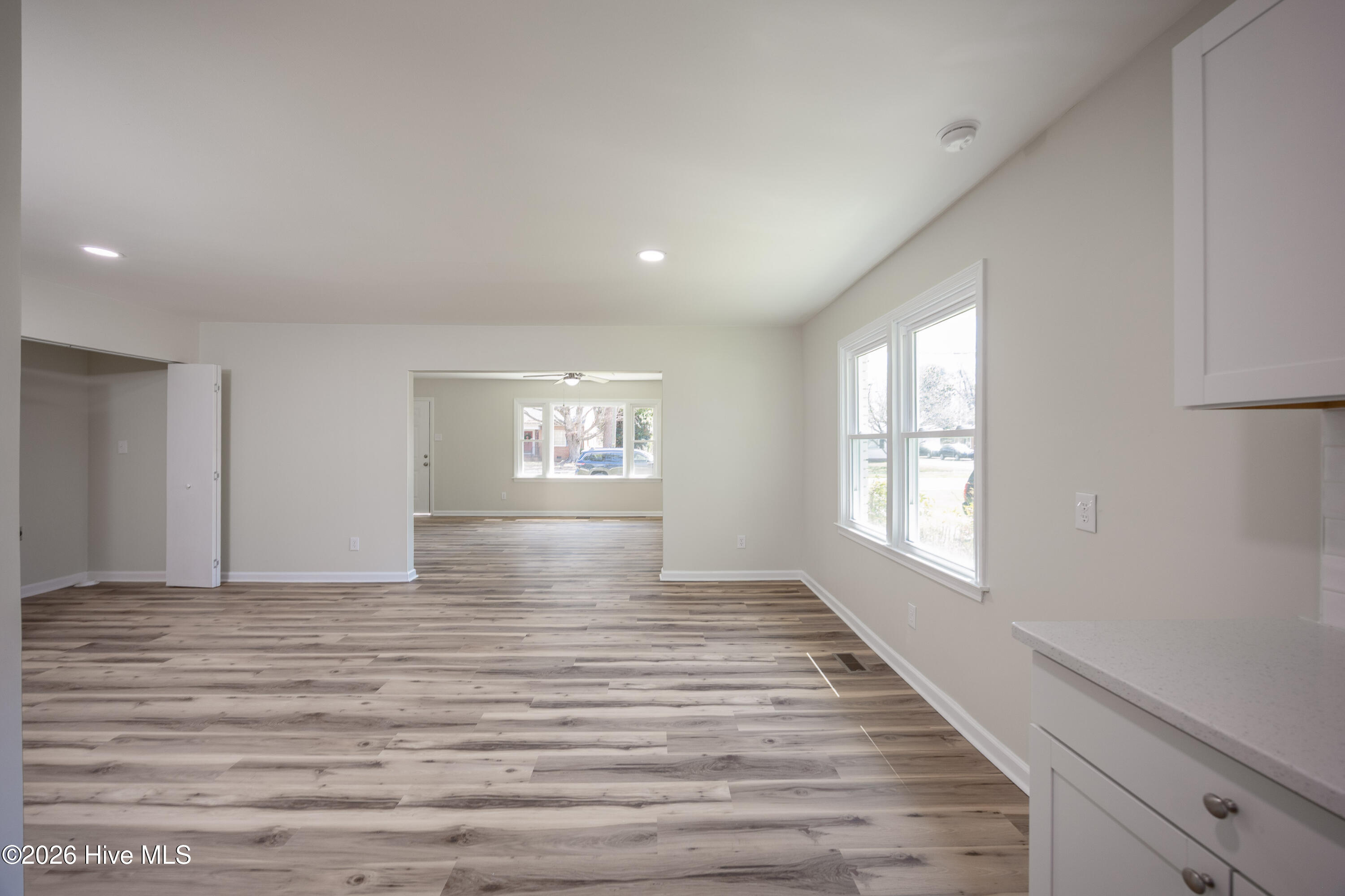 411 Lafayette Street Clinton, NC 28328 - Photo 7 of 21 411 Lafayette St8
