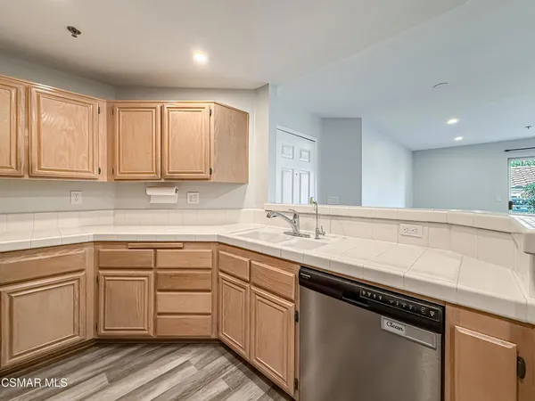 $2,600 | 5744 Oak Bend Lane, Unit 203, Oak Park, CA 91377