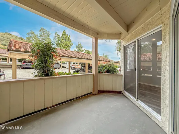 $2,600 | 5744 Oak Bend Lane, Unit 203, Oak Park, CA 91377