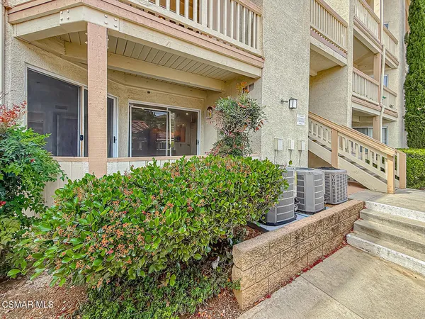 $2,600 | 5744 Oak Bend Lane, Unit 203, Oak Park, CA 91377