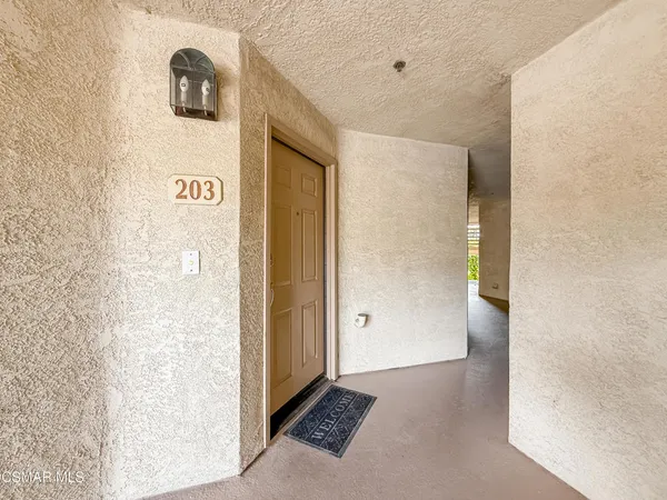 $2,600 | 5744 Oak Bend Lane, Unit 203, Oak Park, CA 91377