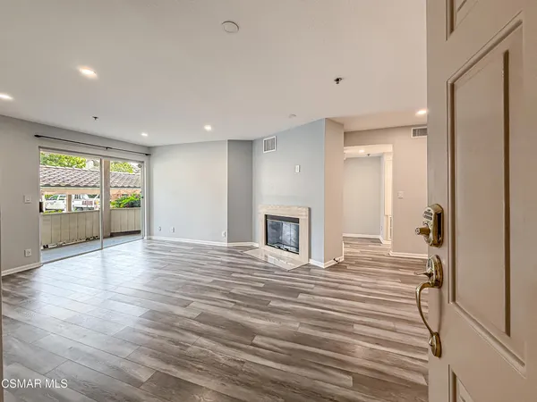 $2,600 | 5744 Oak Bend Lane, Unit 203, Oak Park, CA 91377