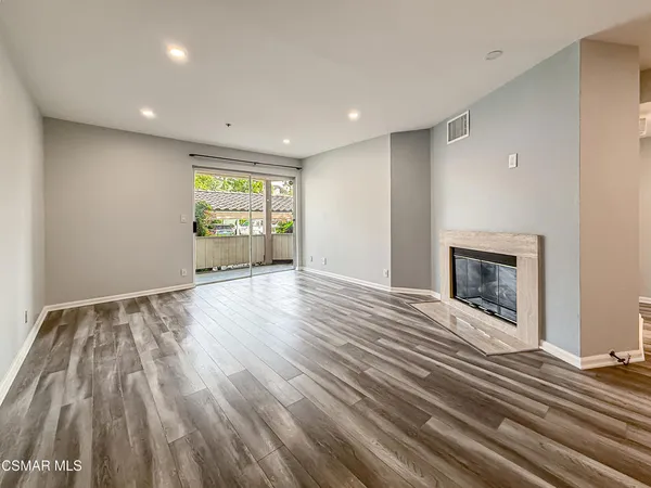$2,600 | 5744 Oak Bend Lane, Unit 203, Oak Park, CA 91377