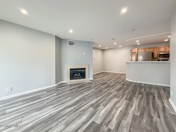 $2,600 | 5744 Oak Bend Lane, Unit 203, Oak Park, CA 91377