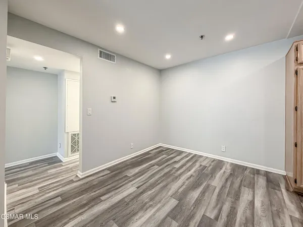 $2,600 | 5744 Oak Bend Lane, Unit 203, Oak Park, CA 91377