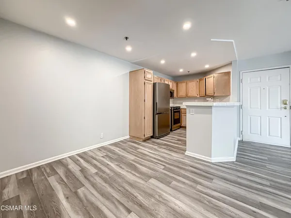 $2,600 | 5744 Oak Bend Lane, Unit 203, Oak Park, CA 91377
