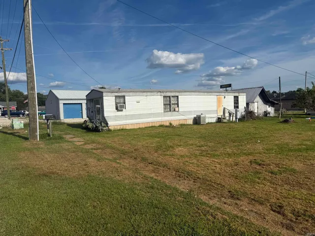 $30,000 | 104 Southwest 3rd Street, Loogootee, IN 47553