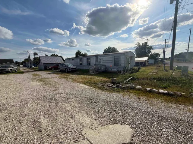$30,000 | 104 Southwest 3rd Street, Loogootee, IN 47553