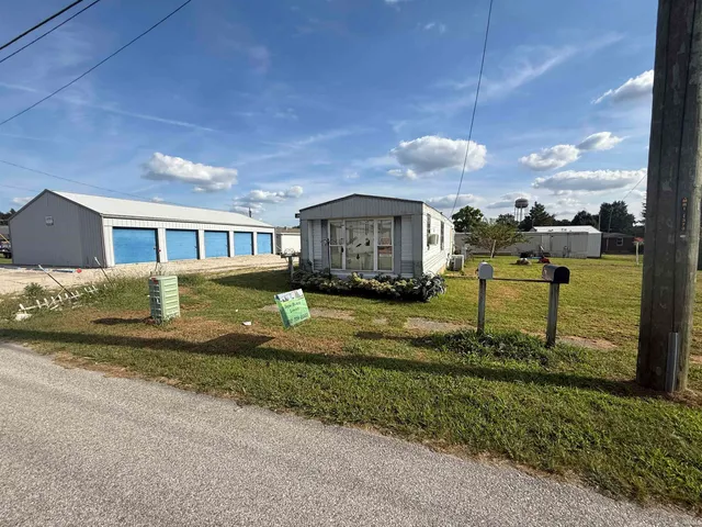 $30,000 | 104 Southwest 3rd Street, Loogootee, IN 47553