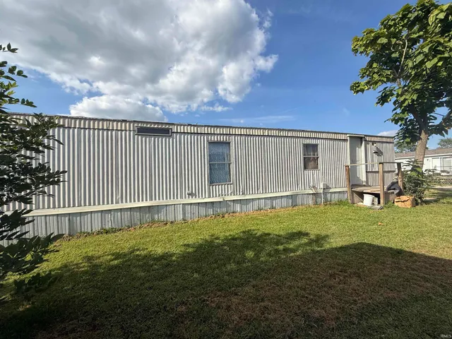 $30,000 | 104 Southwest 3rd Street, Loogootee, IN 47553