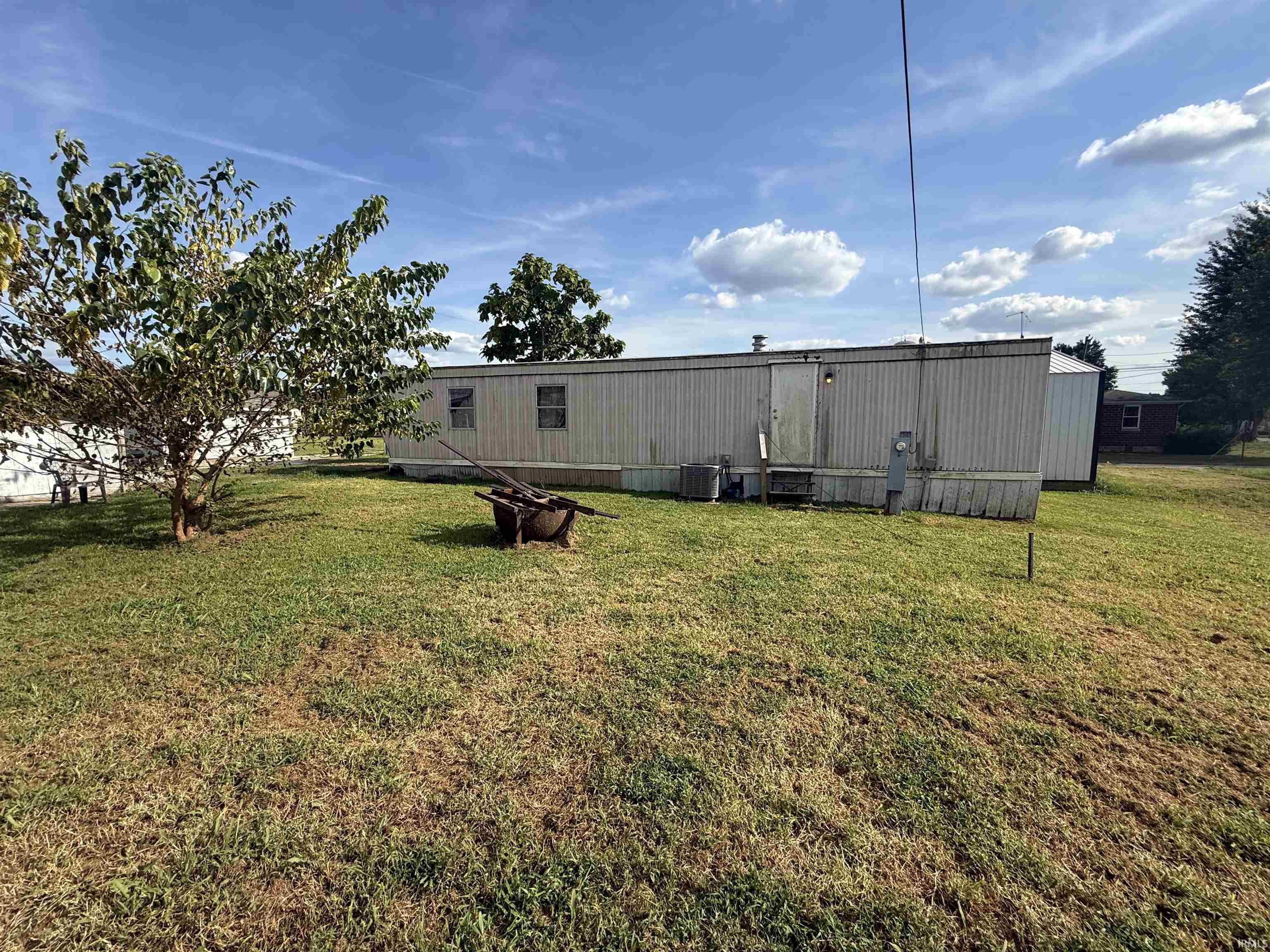 104 Southwest 3rd Street Loogootee, IN 47553 - Photo 5 of 21