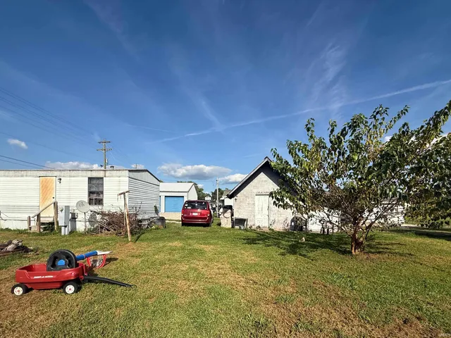 $30,000 | 104 Southwest 3rd Street, Loogootee, IN 47553