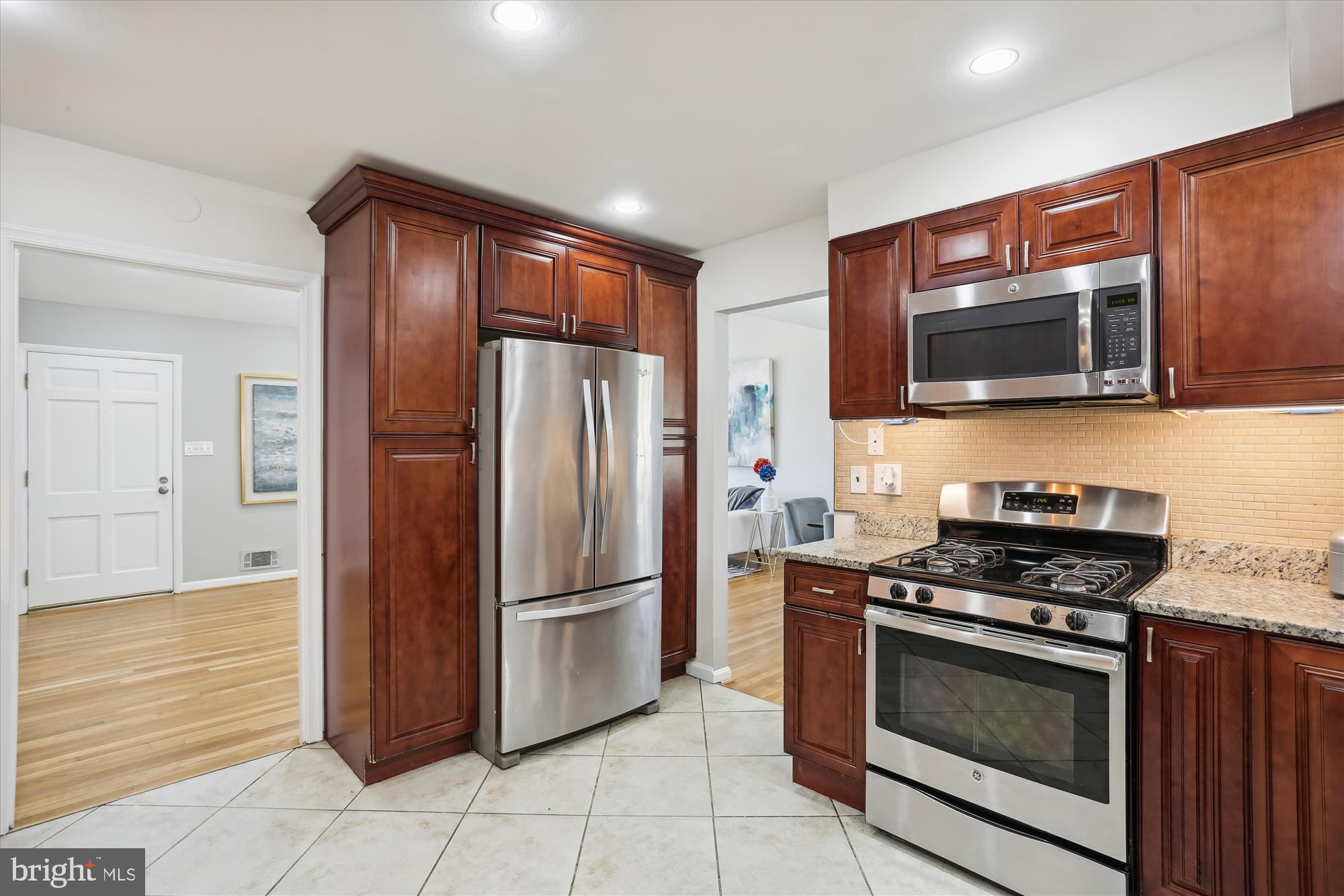 10807 Meadowhill Road Silver Spring, MD 20901 - Photo 11 of 42 Kitchen - SS Appliances