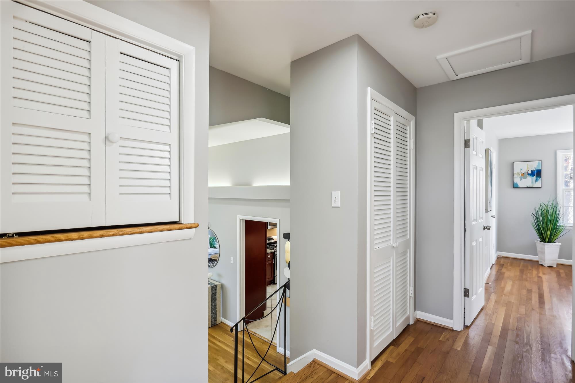 10807 Meadowhill Road Silver Spring, MD 20901 - Photo 18 of 42 Upper Level Hallway