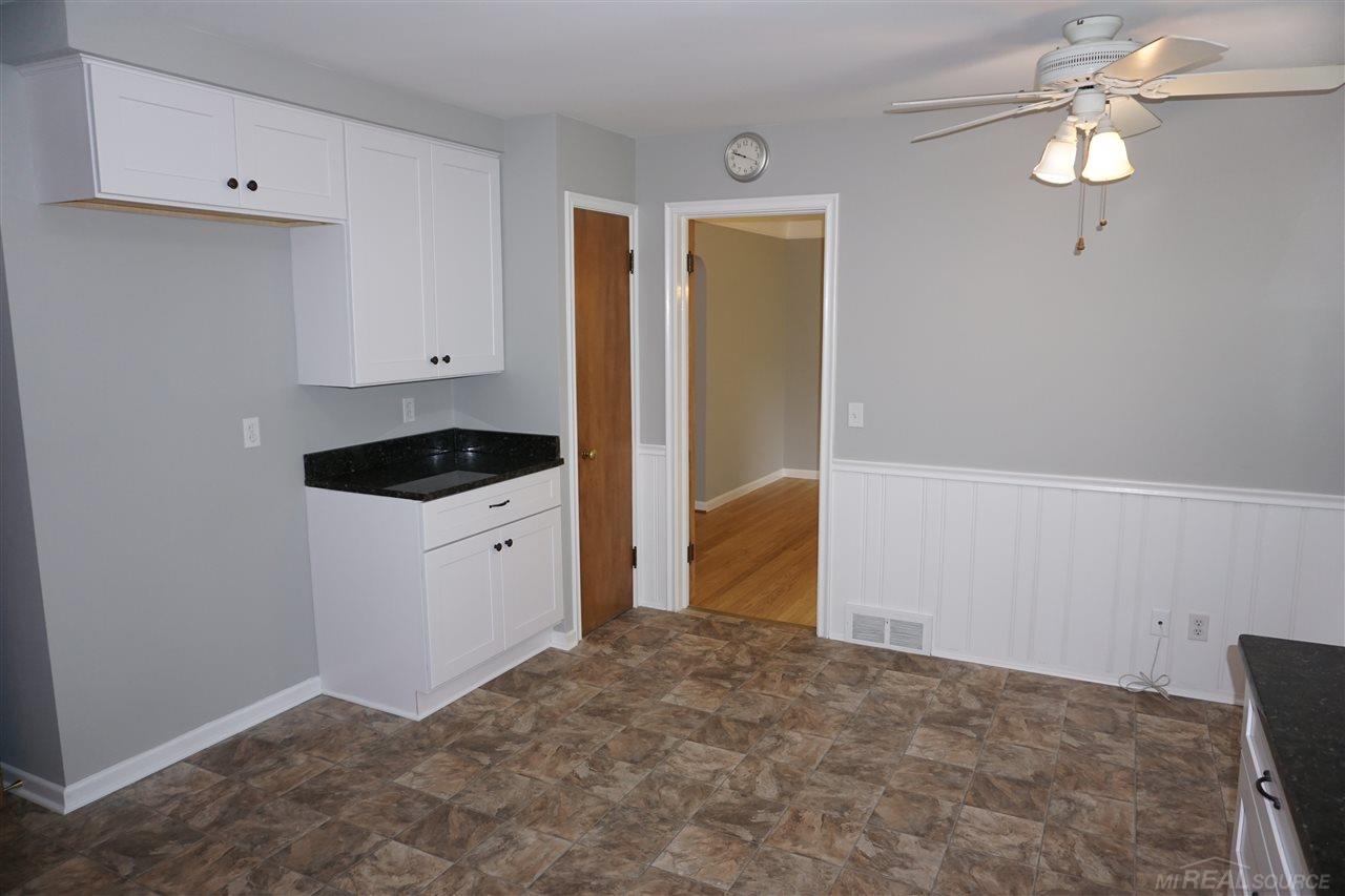 1913 Severn Road Grosse Pointe Woods, MI 48236 - Photo 10 of 24