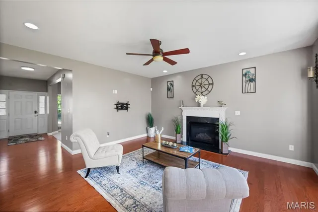$499,999 | 1092 Pierpoint Lane, St. Charles, MO 63303