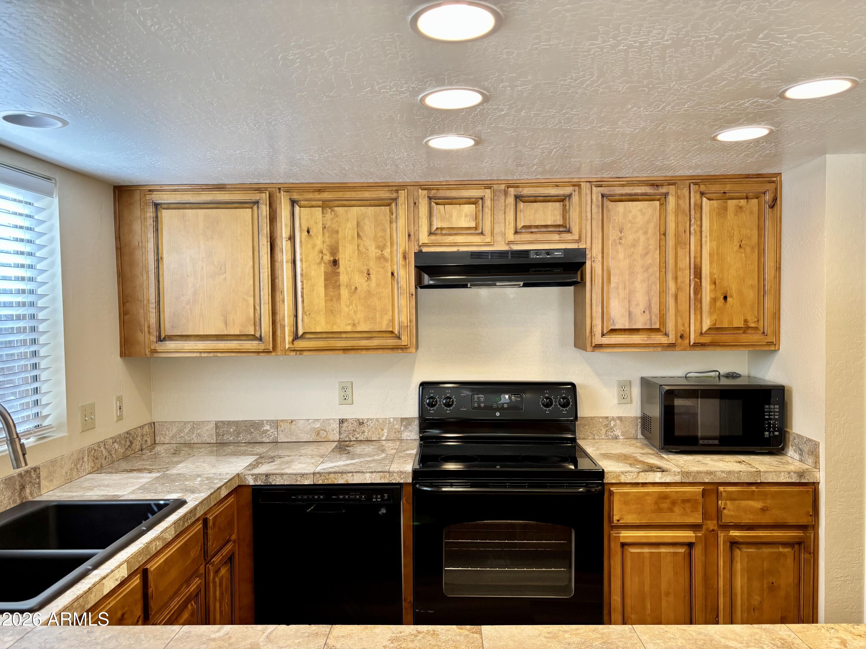 4213 West Calavar Road Phoenix, AZ 85053 - Photo 11 of 26 Kitchen 2