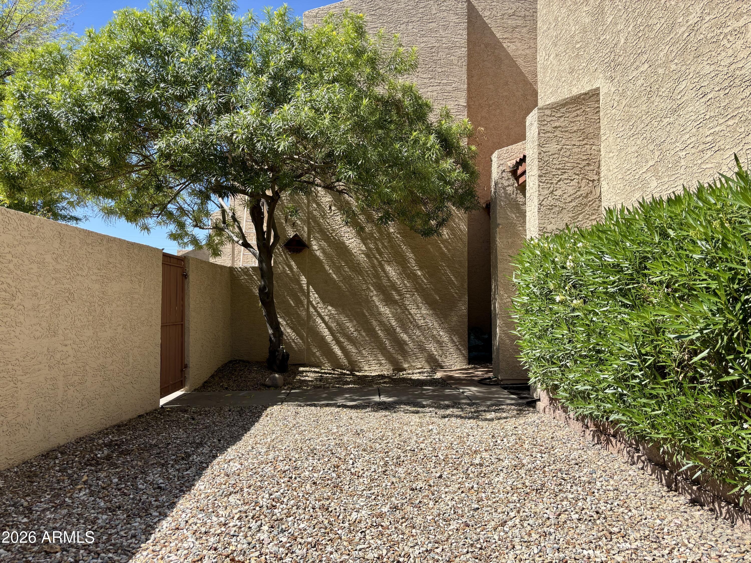 4213 West Calavar Road Phoenix, AZ 85053 - Photo 3 of 26 Courtyard 2