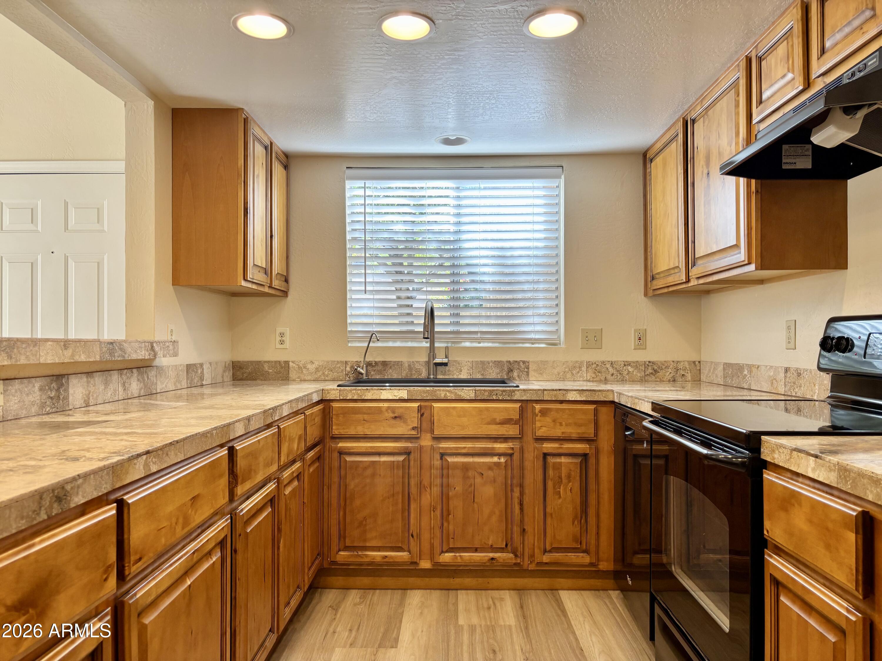4213 West Calavar Road Phoenix, AZ 85053 - Photo 10 of 26 Kitchen 1
