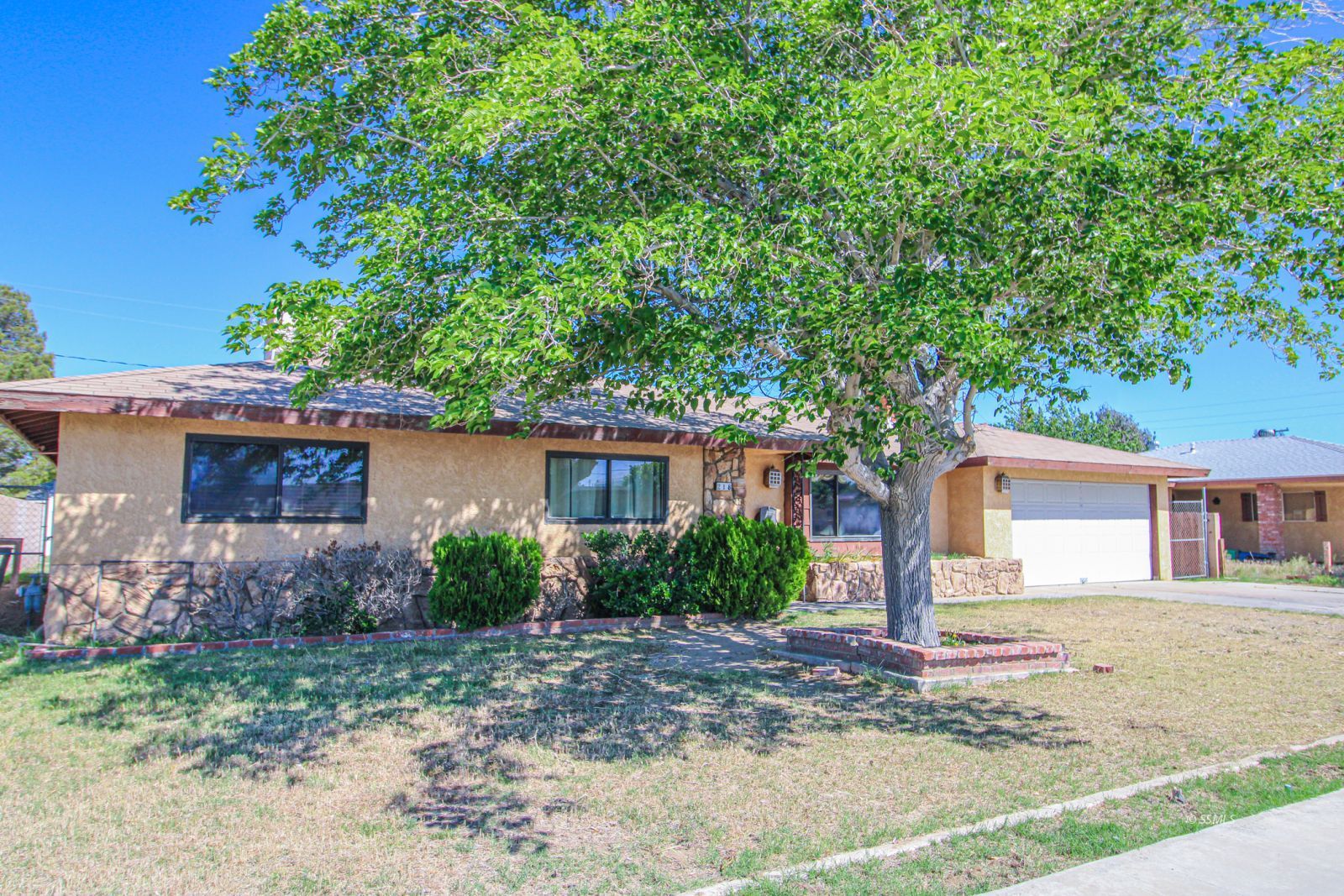 218 South Sunland Street Ridgecrest, CA 93555 - Photo 2 of 39 Gallery Image 2