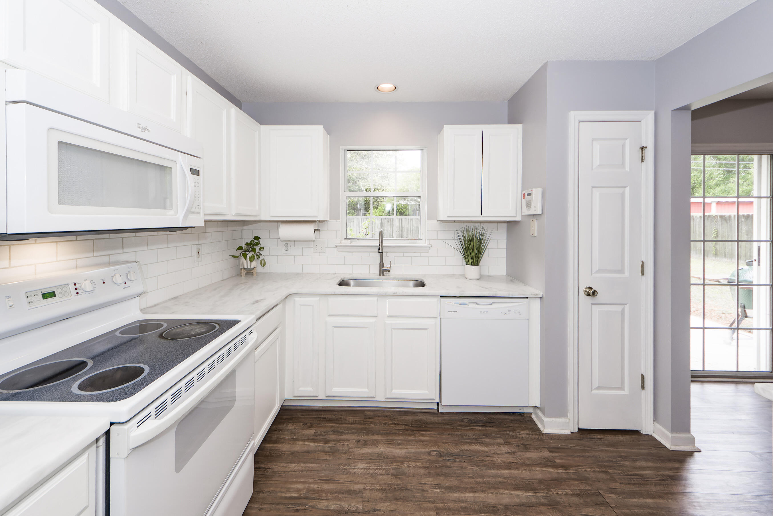 1070 Farmington Road Charleston, SC 29412 - Photo 4 of 36 15