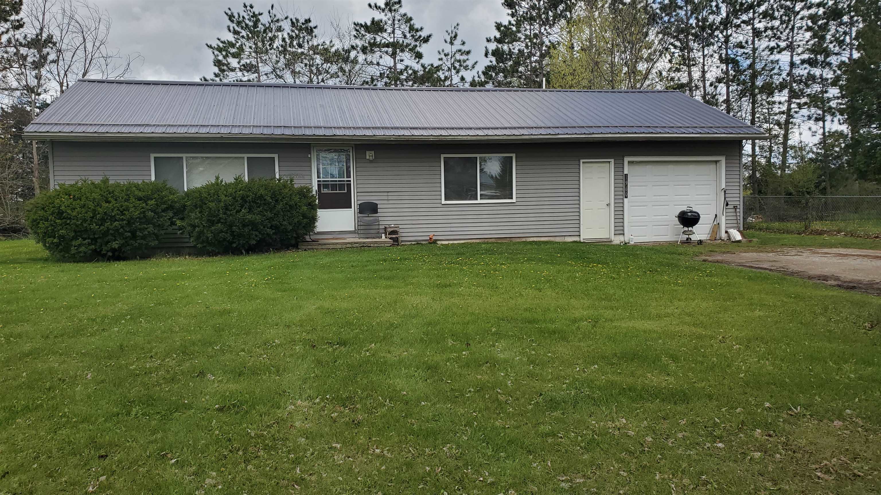 1960 South Winn Road Mount Pleasant, MI 48858 - Photo 1 of 15