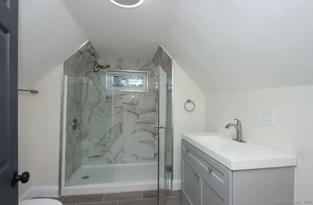 $4,000 | 62 Whitney Street, Hartford, CT 06105