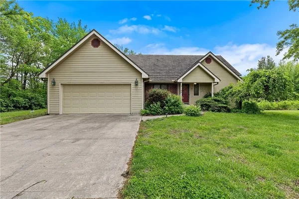 $409,500 | 109 Allison Court, Lawson, MO 64062