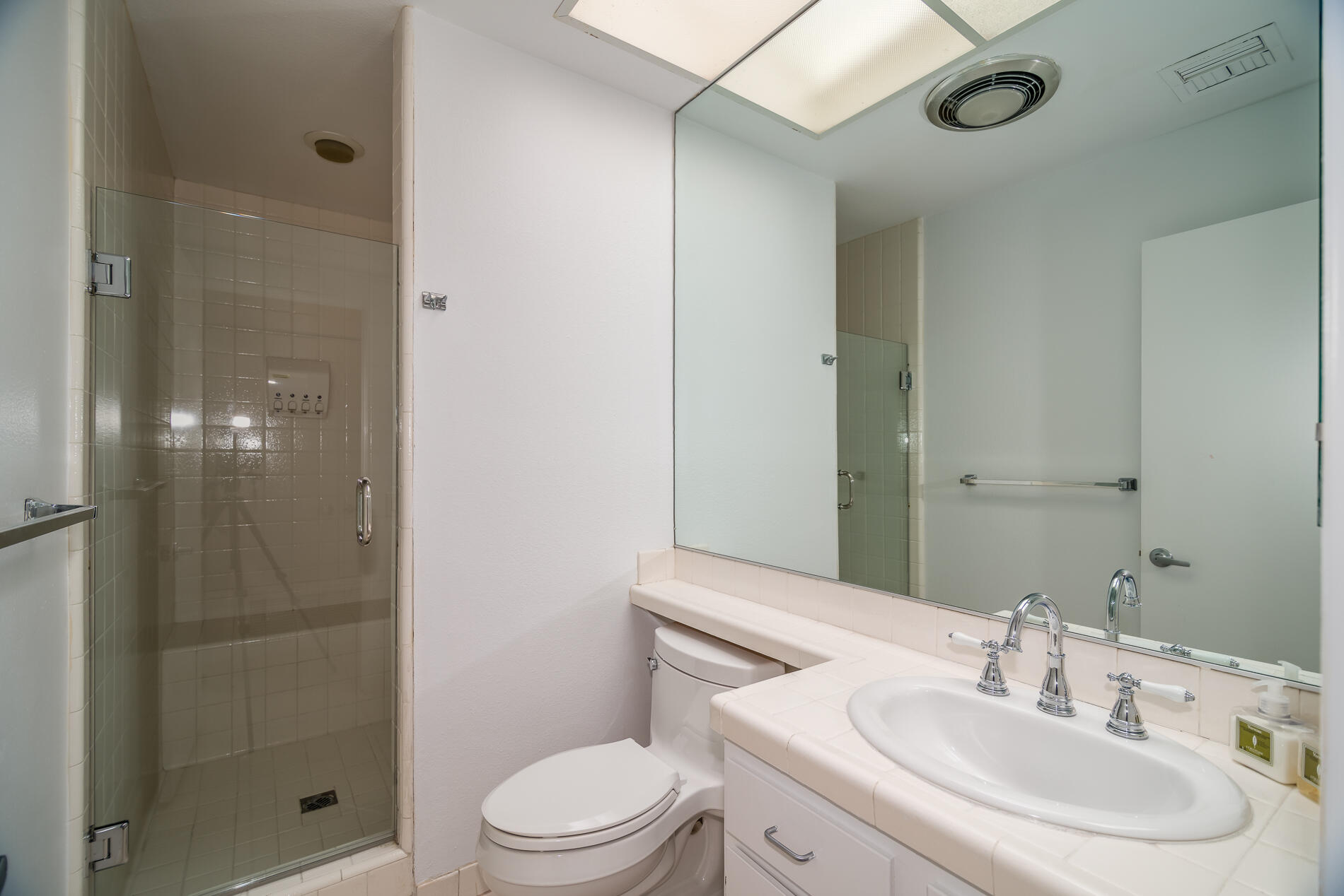 645 Hospitality Drive Rancho Mirage, CA 92270 - Photo 20 of 25 _FNA2057-Edit_645 Hospitality Dr_web-20