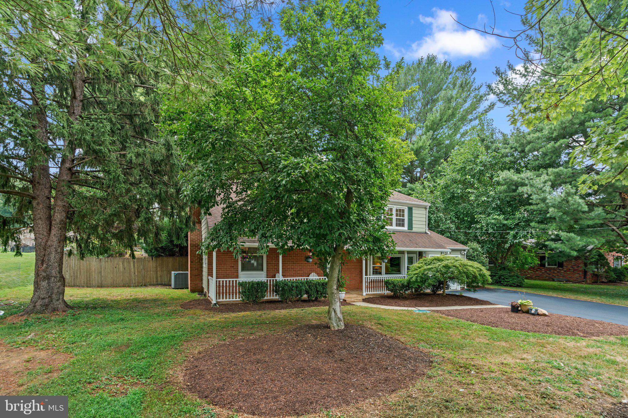 13908 Schaeffer Road Germantown, MD 20874 - Photo 5 of 72 Gallery Image 5
