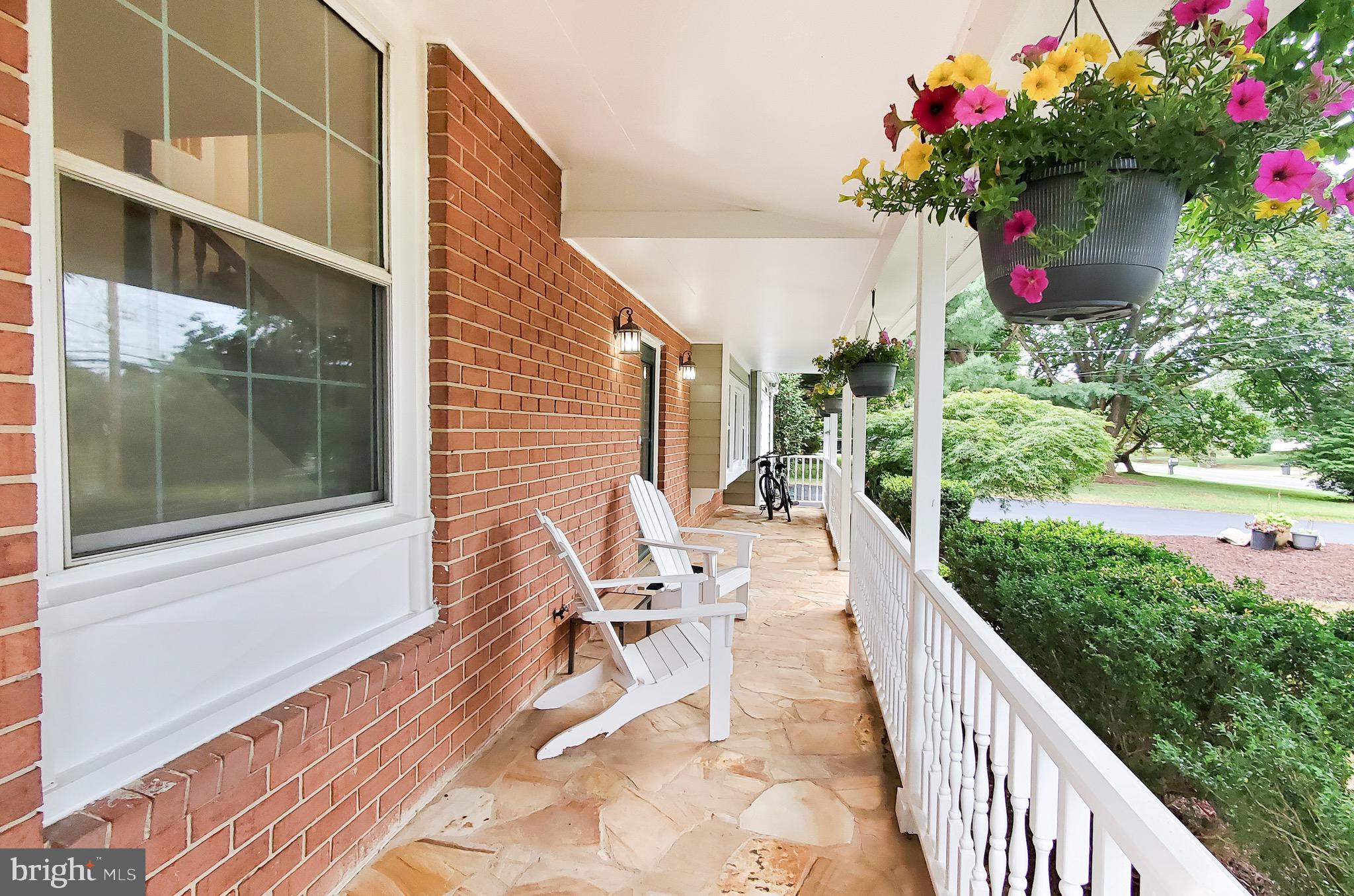 13908 Schaeffer Road Germantown, MD 20874 - Photo 7 of 72 Gallery Image 7