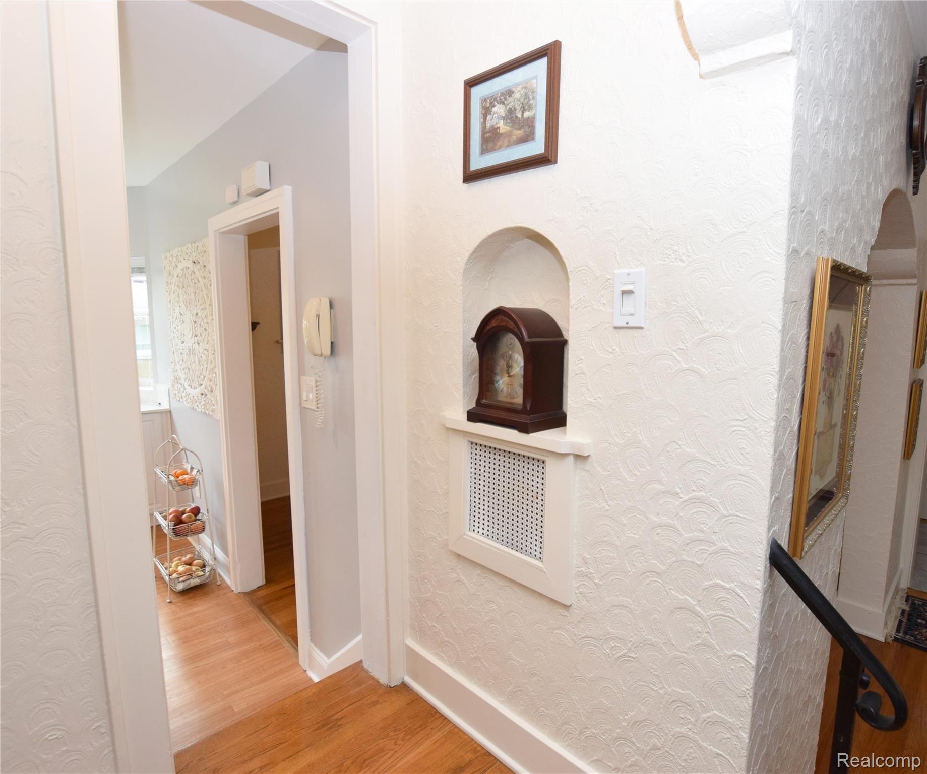 2209 Miller Road Flint, MI 48503 - Photo 18 of 24 Phone Nook