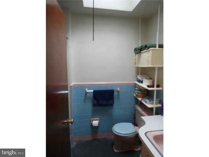 8914 Blue Grass Road Philadelphia, PA 19152 - Photo 11 of 17 Bathroom