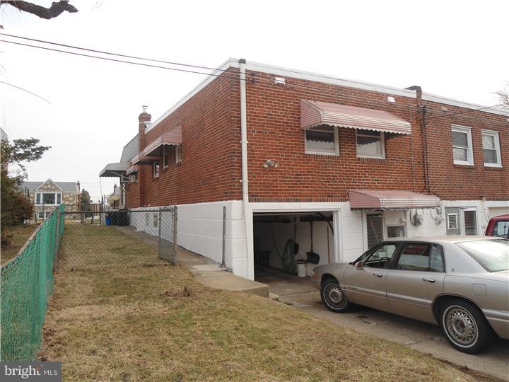 8914 Blue Grass Road Philadelphia, PA 19152 - Photo 16 of 17 View in Back