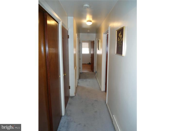 8914 Blue Grass Road Philadelphia, PA 19152 - Photo 6 of 17 Hallway