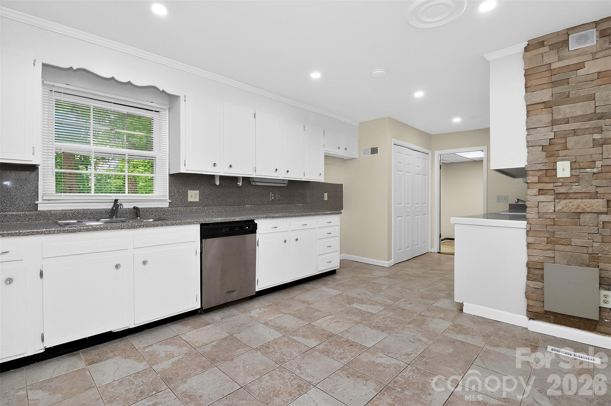 7007 Crossridge Road Charlotte, NC 28214 - Photo 13 of 44