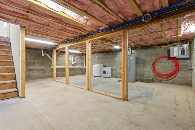 $300,000 | 90 Tampa Avenue, Warwick, RI 02889